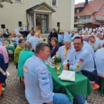 Reger Austausch mit lieben Kollegen und Kolleginnen Reger Austausch mit lieben Kollegen und Kolleginnen